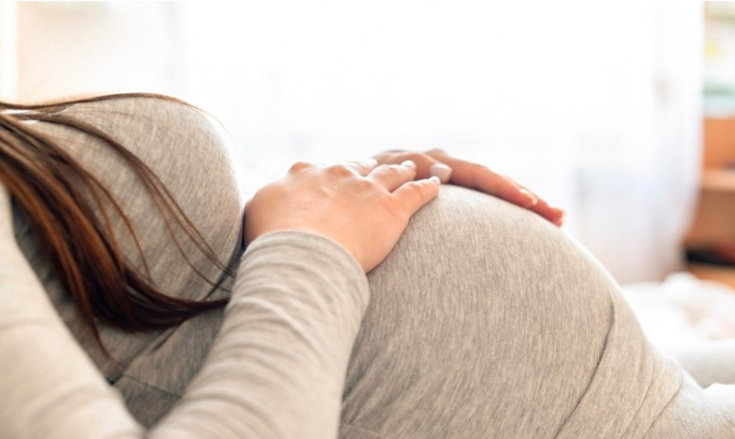 Mal de dos durant la grossesse : Est-ce normal ? Comment résoudre le problème ? 
